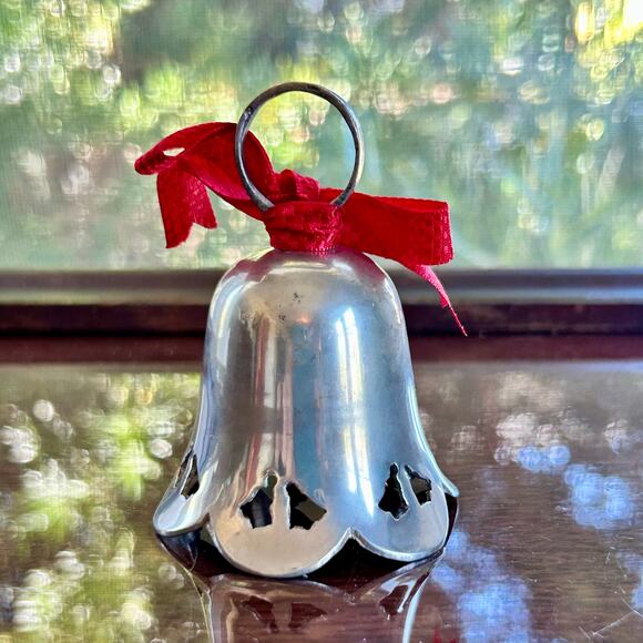 Vintage 1998 International Silver Co. Christmas Bell Ornament – Silver-Plated - Picture 1 of 9